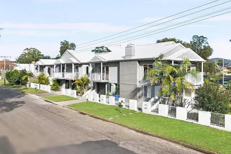 4 Lucinda Avenue