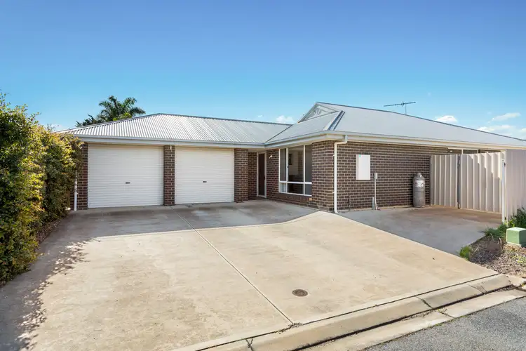 6 Ferris Court