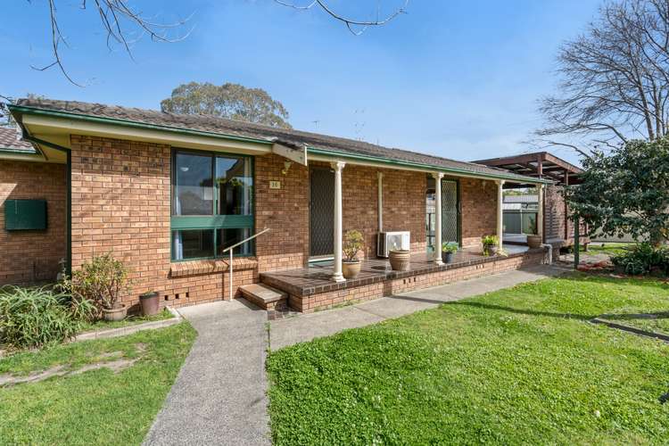 16 Hazel Close, Berkeley Vale NSW 2261