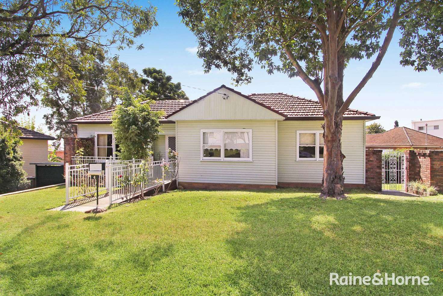 Main view of Homely house listing, 4 Glenavon Avenue, Beverly Hills NSW 2209