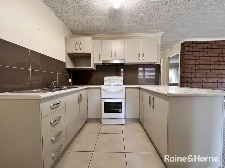 Fifth view of Homely house listing, 2/98 Carthage Street, Tamworth NSW 2340