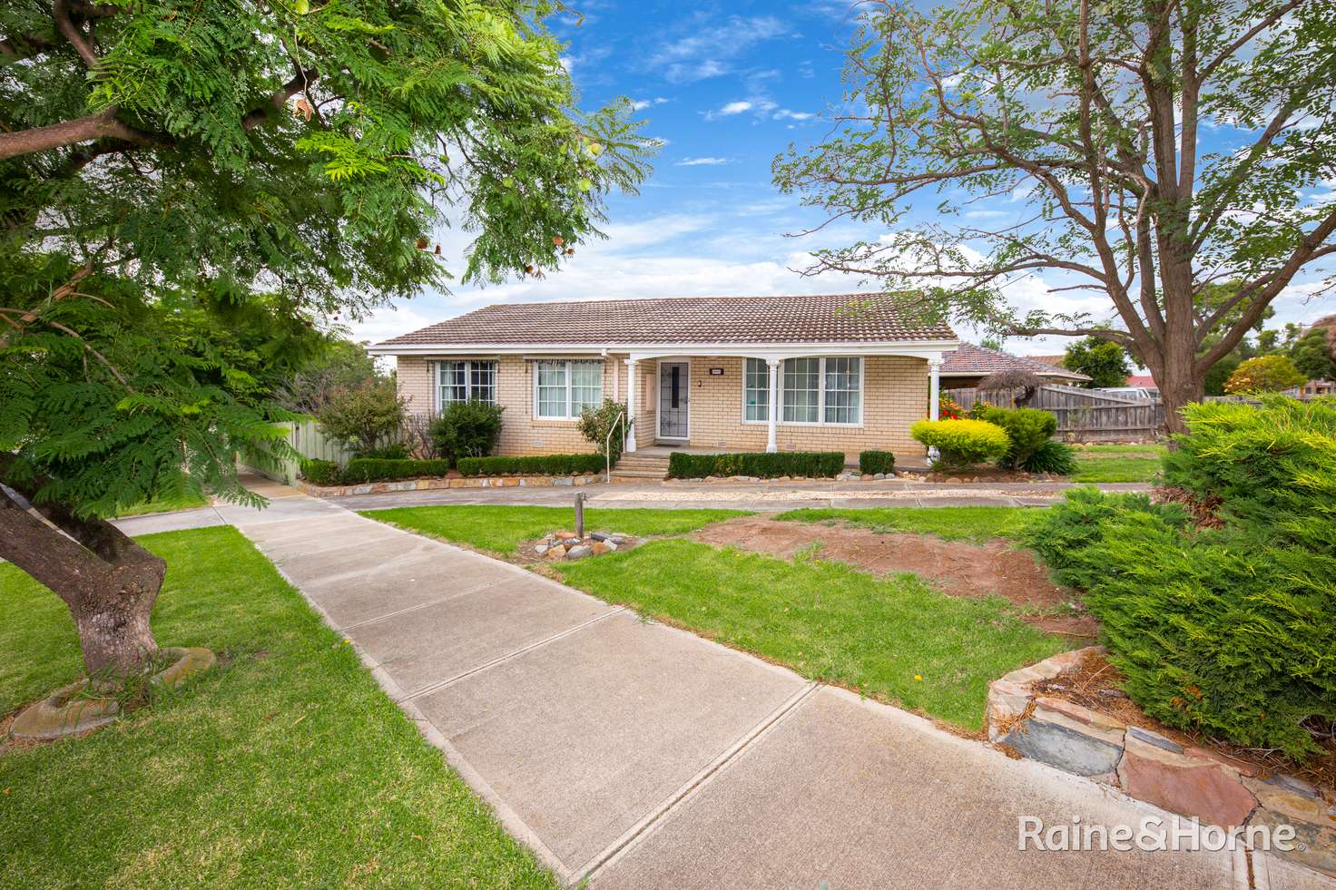 Main view of Homely house listing, 10 Drysdale Street, Sunbury VIC 3429