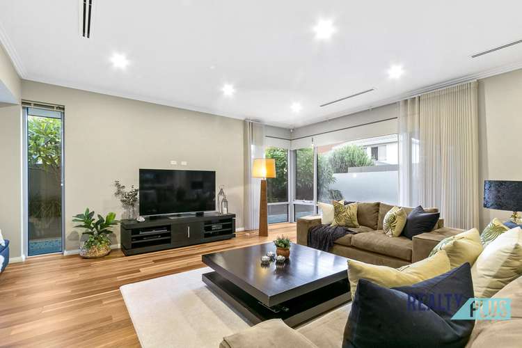 Fourth view of Homely house listing, 13 Islandview Rise, Yangebup WA 6164