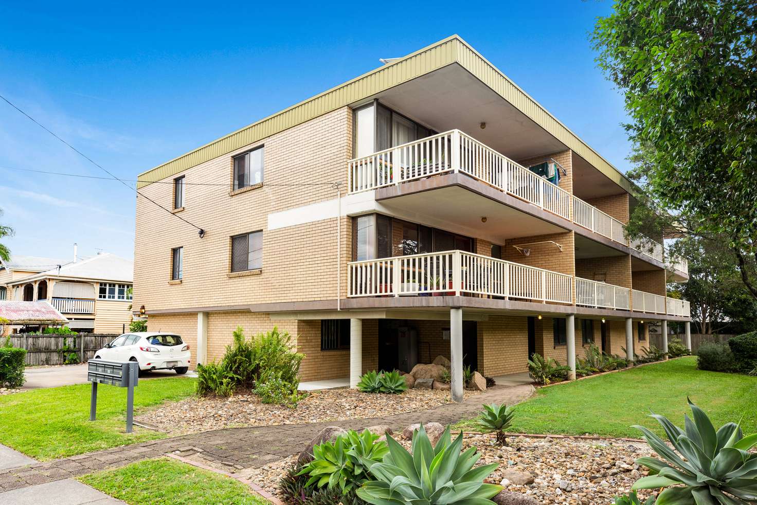Main view of Homely unit listing, 1/25 Smallman Street, Bulimba QLD 4171