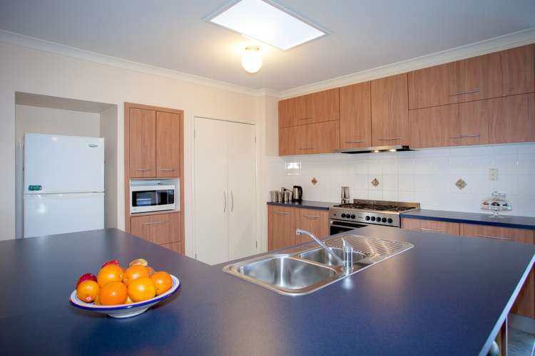 Second view of Homely house listing, 5 Highgrove Drive, Sunbury VIC 3429