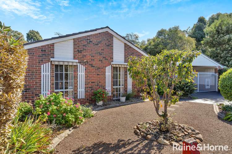 Second view of Homely house listing, 7 Knox Court, Sunbury VIC 3429