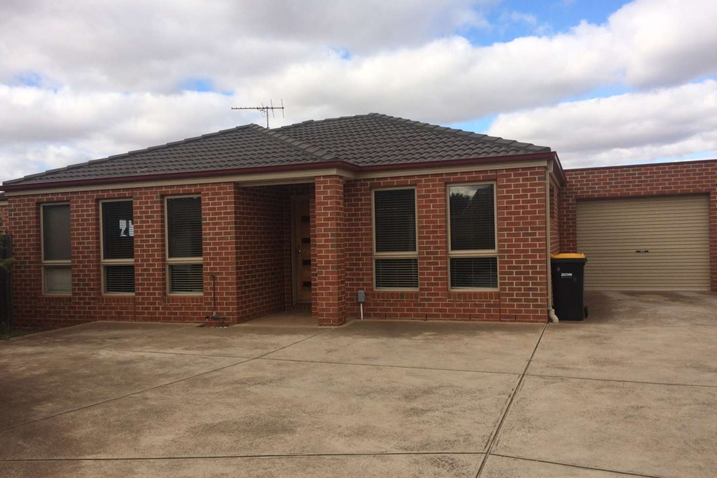 Main view of Homely unit listing, 2/5 Coventry Place, Melton South VIC 3338