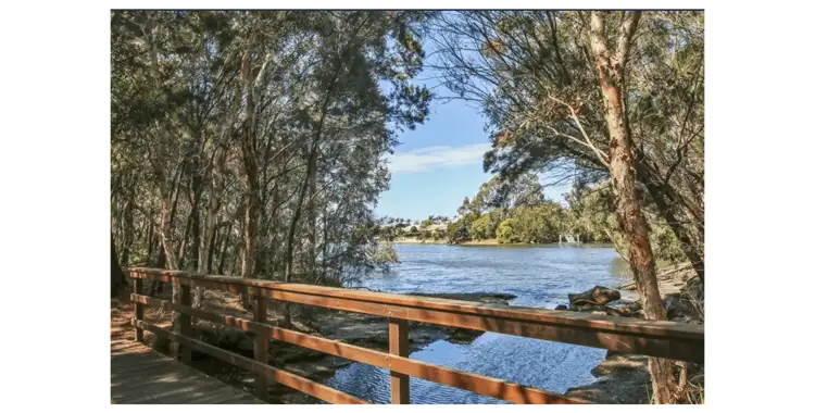 9 Lomandra Drive