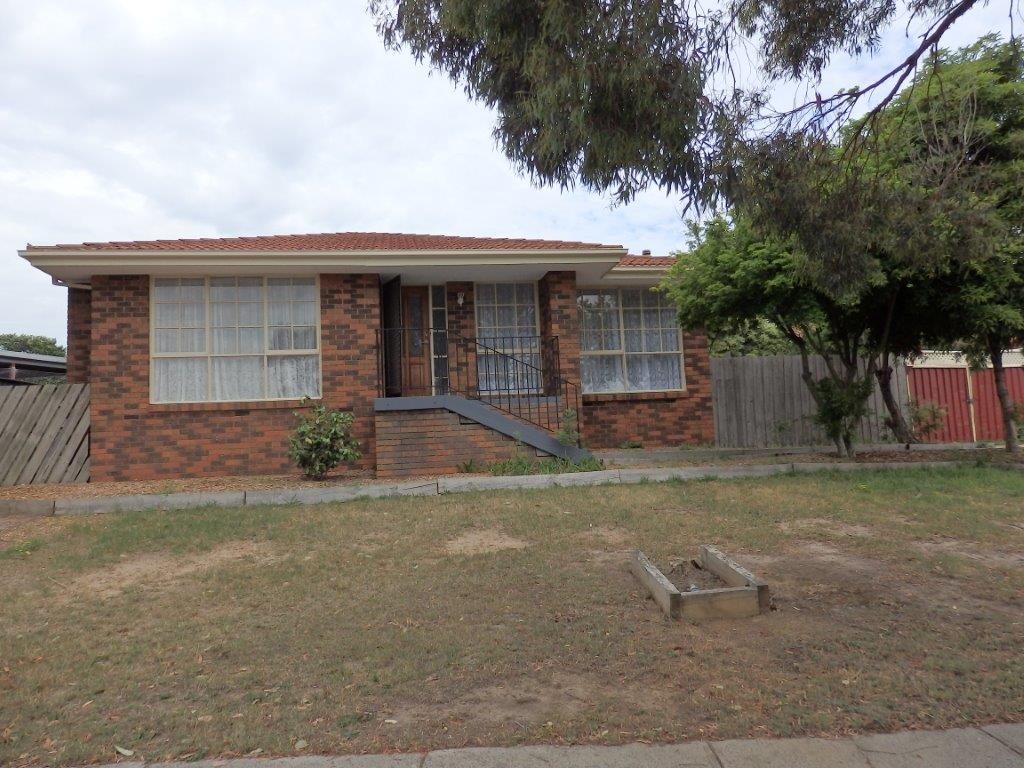 Main view of Homely house listing, 10 WILLOW DRIVE, Hampton Park VIC 3976