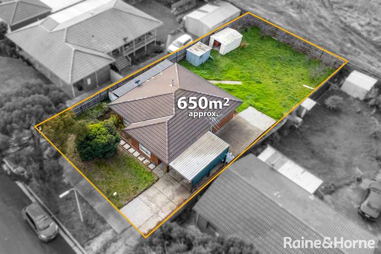 Fifth view of Homely house listing, 27 Kingsley Drive, Sunbury VIC 3429
