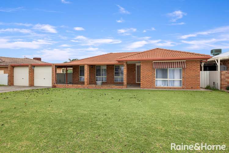 25 Langi Crescent, Glenfield Park NSW 2650