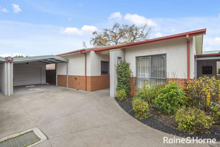 Second view of Homely house listing, 4/23-25 Warren Street, Kyneton VIC 3444