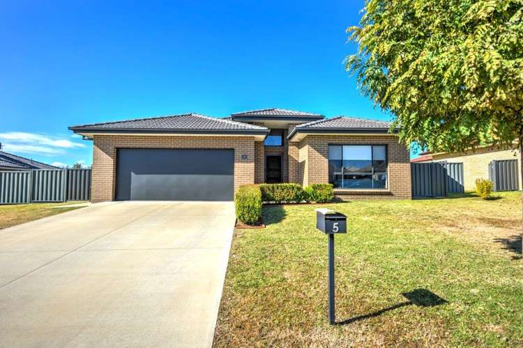 Fifth view of Homely house listing, 5 Simmental Way, Tamworth NSW 2340