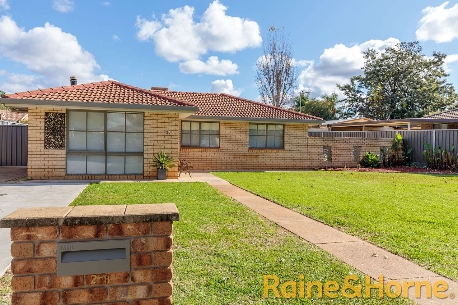 Main view of Homely house listing, 28 Meadowbank Drive, Dubbo NSW 2830