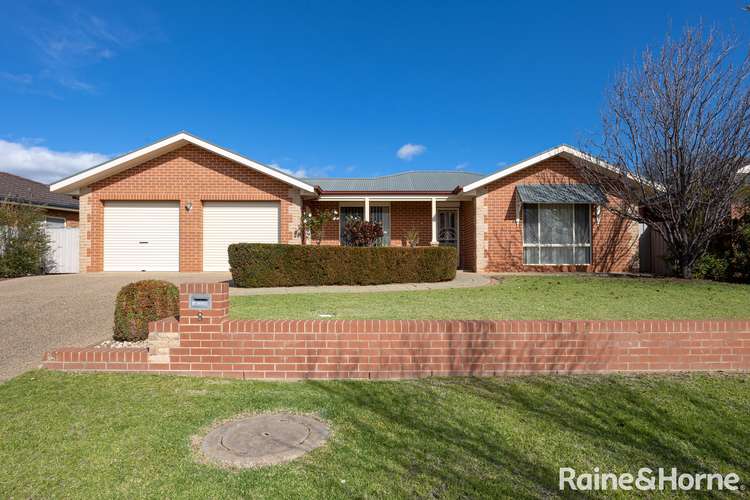 8 Wonkana Road, Glenfield Park NSW 2650