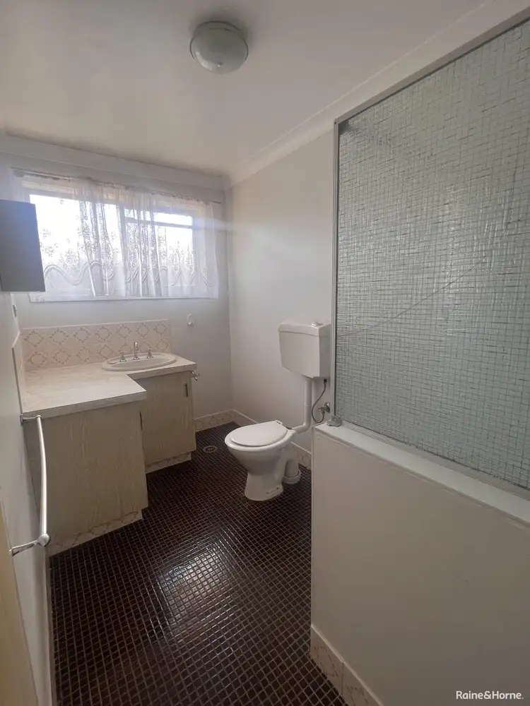 Fifth view of Homely house listing, 2/8 Lydia Street, Tamworth NSW 2340