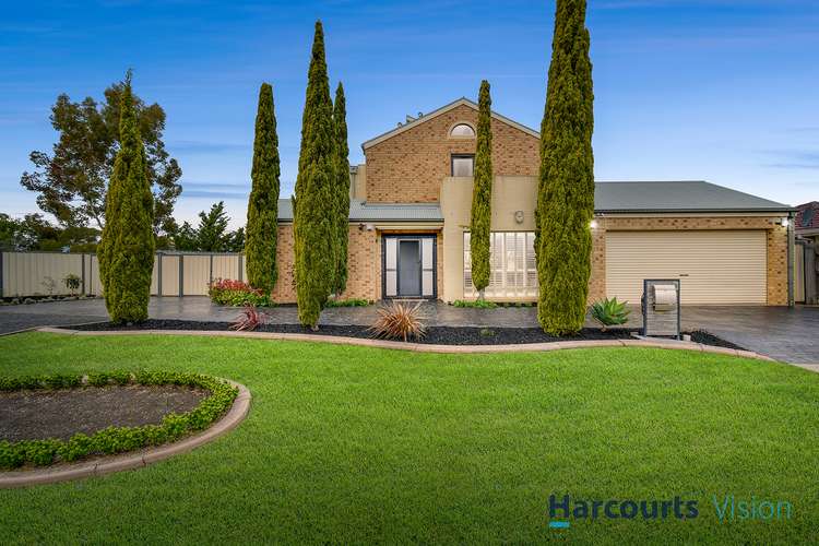 8 Minato Place, Taylors Lakes VIC 3038