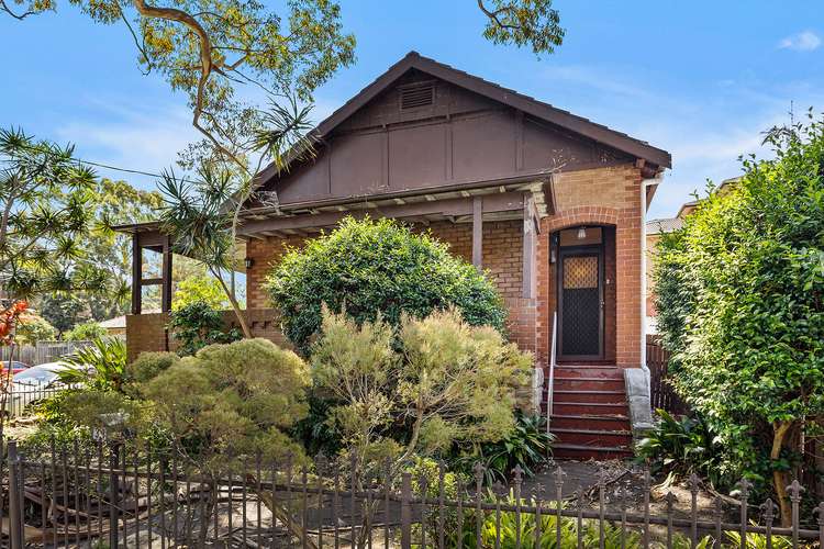 31 Hampton Court Road, Carlton NSW 2218