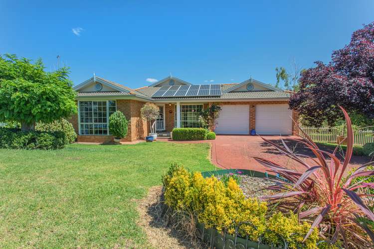 14 Grevillea Close, Cowra NSW 2794