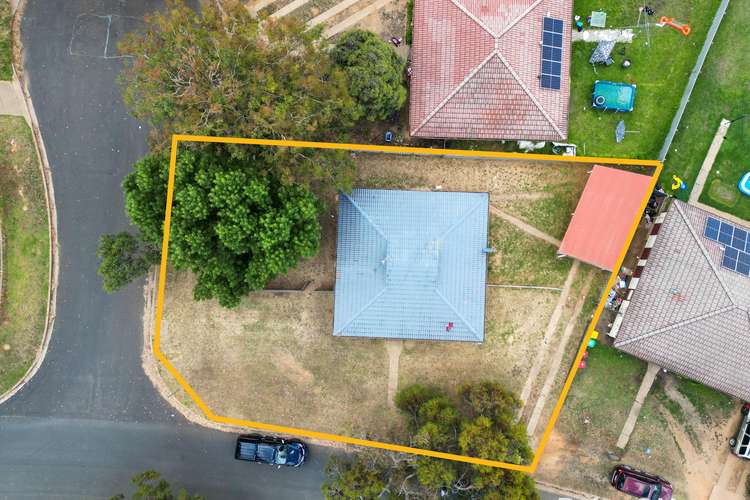 6 Lalor Place, Tolland NSW 2650