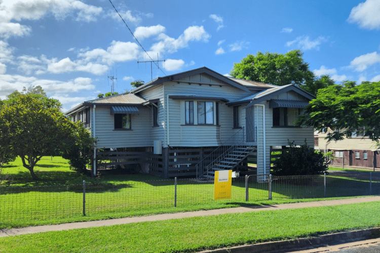 15 Pineapple St, Gayndah QLD 4625