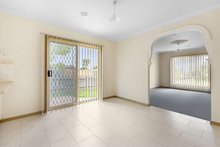 Fifth view of Homely house listing, 2 Highlands Court, Sunbury VIC 3429