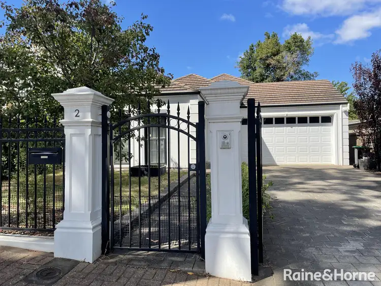 2 Woodcroft Avenue