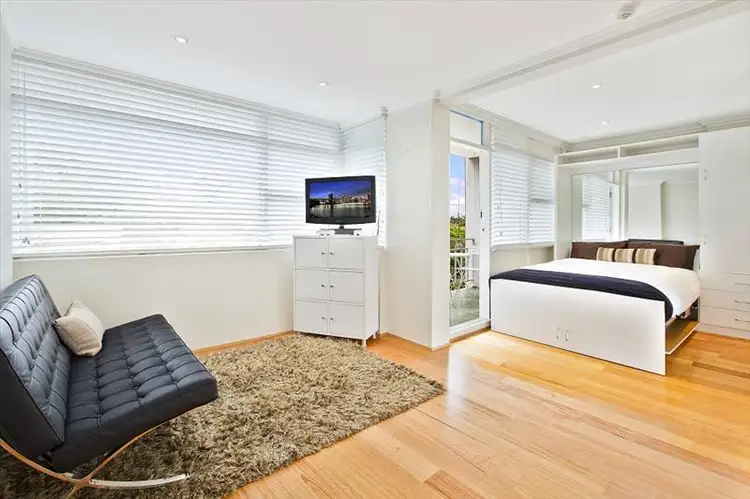 303/54 High St