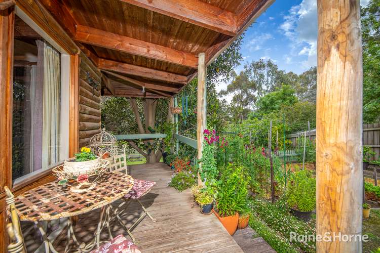 Third view of Homely house listing, 6 Roberts Court, Sunbury VIC 3429