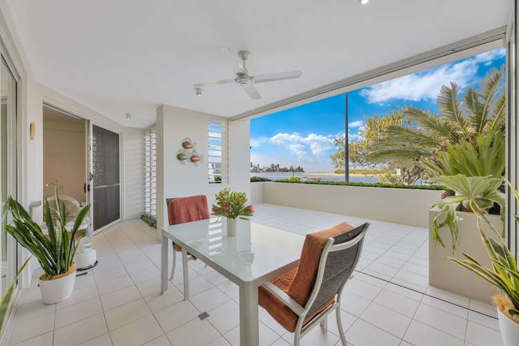 2/1 Esplanade, Golden Beach QLD 4551