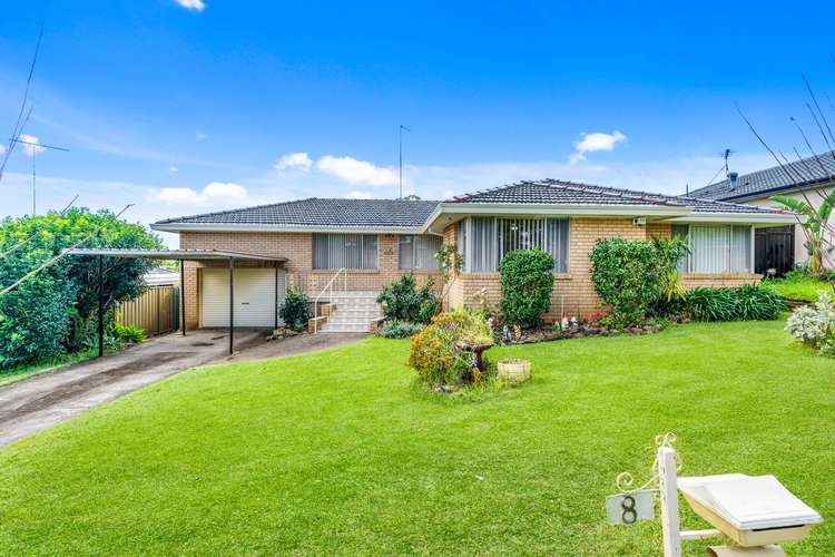 8 Kooloona Crescent, Bradbury NSW 2560