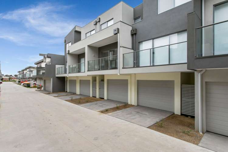 Main view of Homely townhouse listing, 11 Topal Drive, Officer VIC 3809