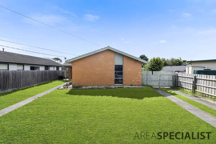 33 Valepark Crescent, Cranbourne VIC 3977