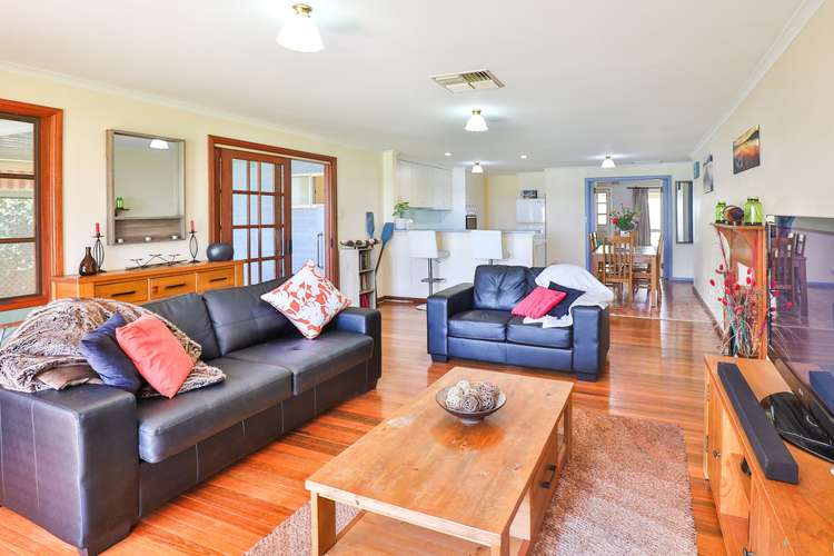Second view of Homely house listing, 4 Lakeside Court, Cullulleraine VIC 3496