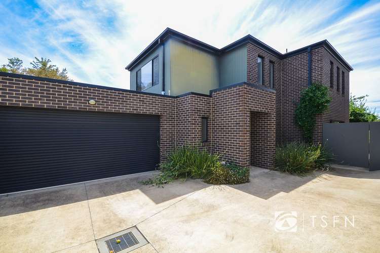 Main view of Homely townhouse listing, 2/10 Neale Street, Bendigo VIC 3550