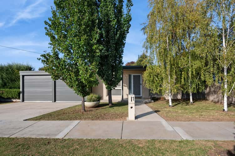 1 Strathdale Crescent, Strathdale VIC 3550