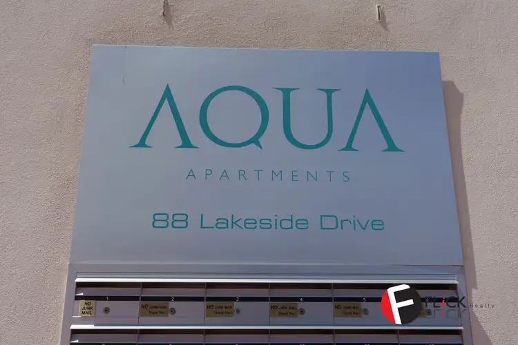 88 Lakeside Drive