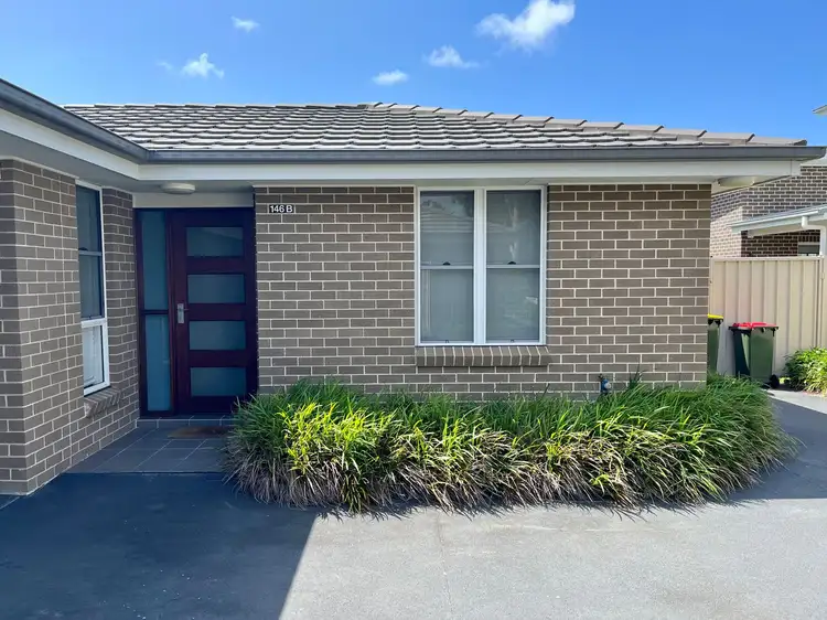 146b Prince Edward Avenue