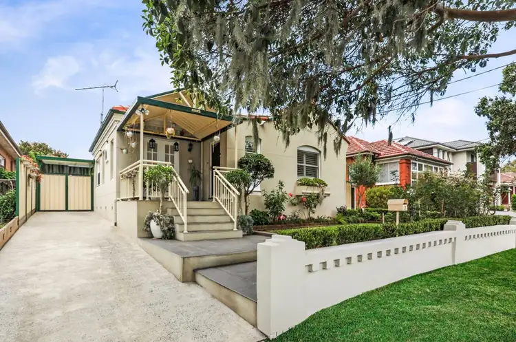 7 Carrisbrook Avenue