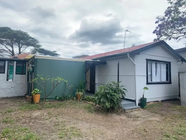72 Karingi Street