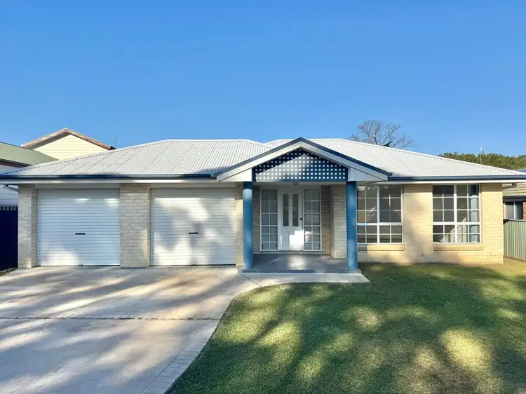 41 Hollingsworth Crescent