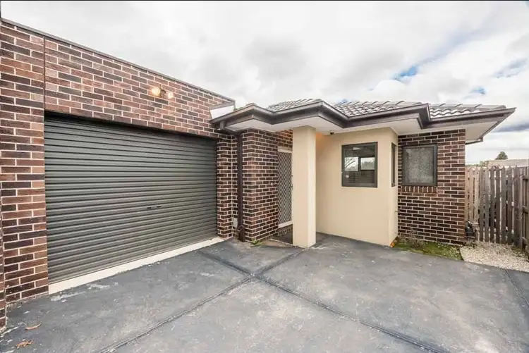 16 Charlton Crescent