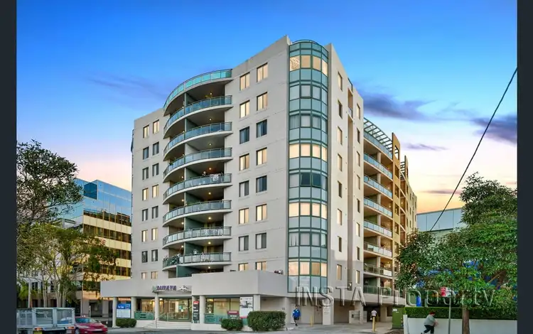 16 Meredith Street