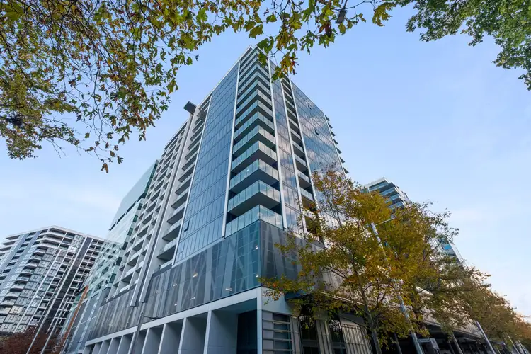 240 Bunda Street