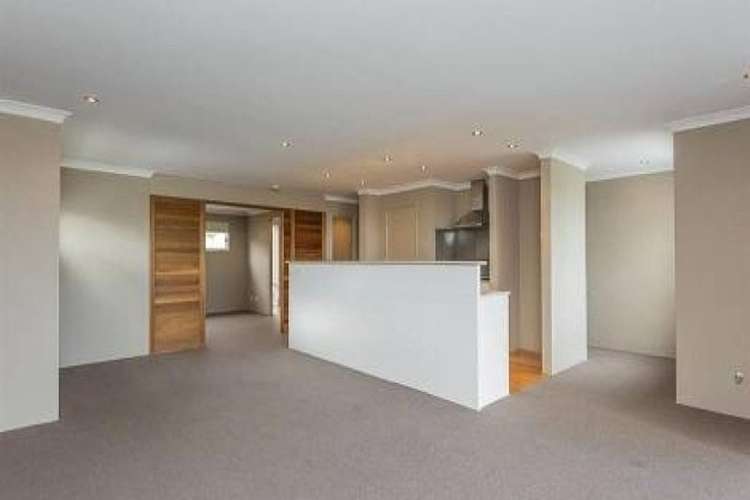Second view of Homely house listing, 5/189 Rockingham Beach Road, Rockingham WA 6168