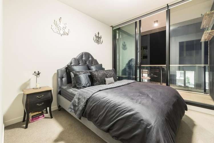 Fifth view of Homely apartment listing, 704/70 Queens Rd, Melbourne VIC 3004