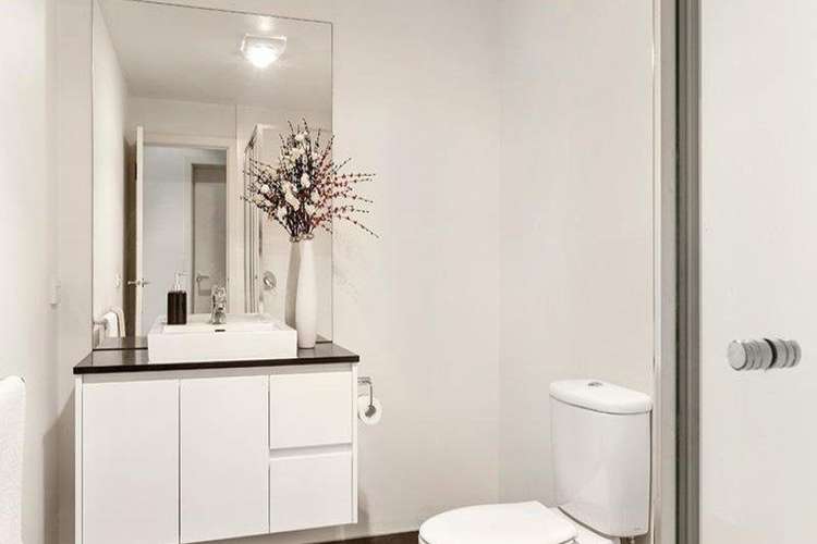 Fifth view of Homely apartment listing, 1/121 Manningham Road, Bulleen VIC 3105