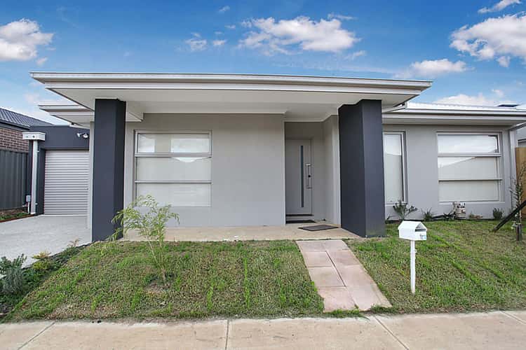 Main view of Homely unit listing, 2/10 Pillar Road, Wyndham Vale VIC 3024