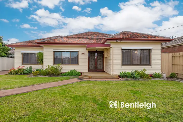55 Truman Street, South Kingsville VIC 3015