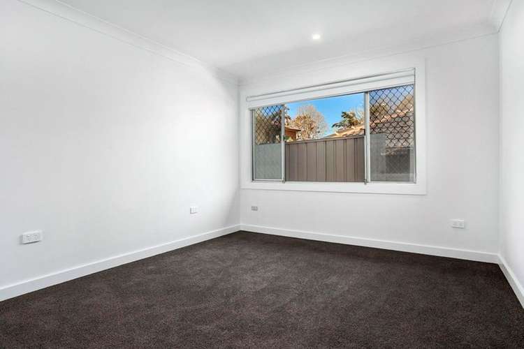 Third view of Homely house listing, 10 Lochview Avenue, Farmborough Heights NSW 2526